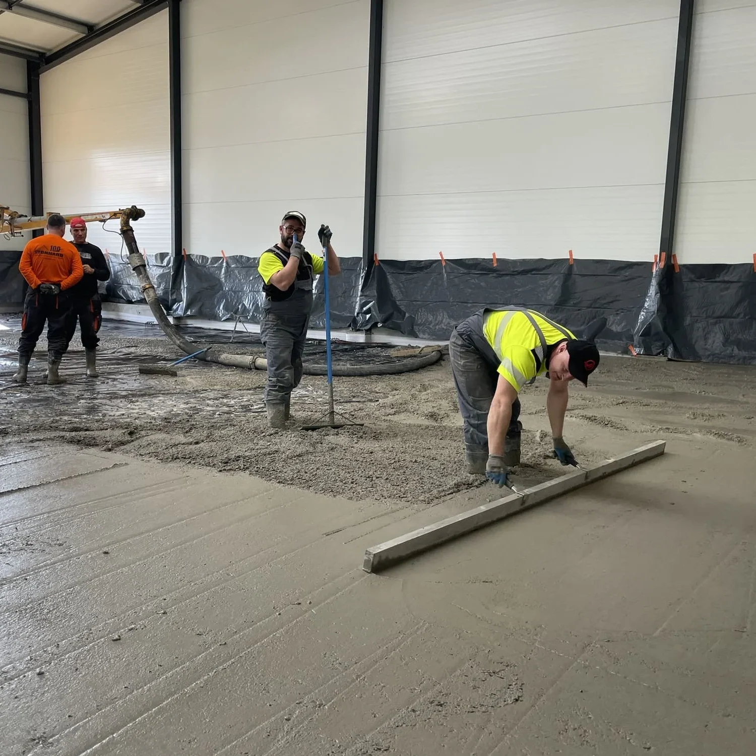 Concrete Flooring worker